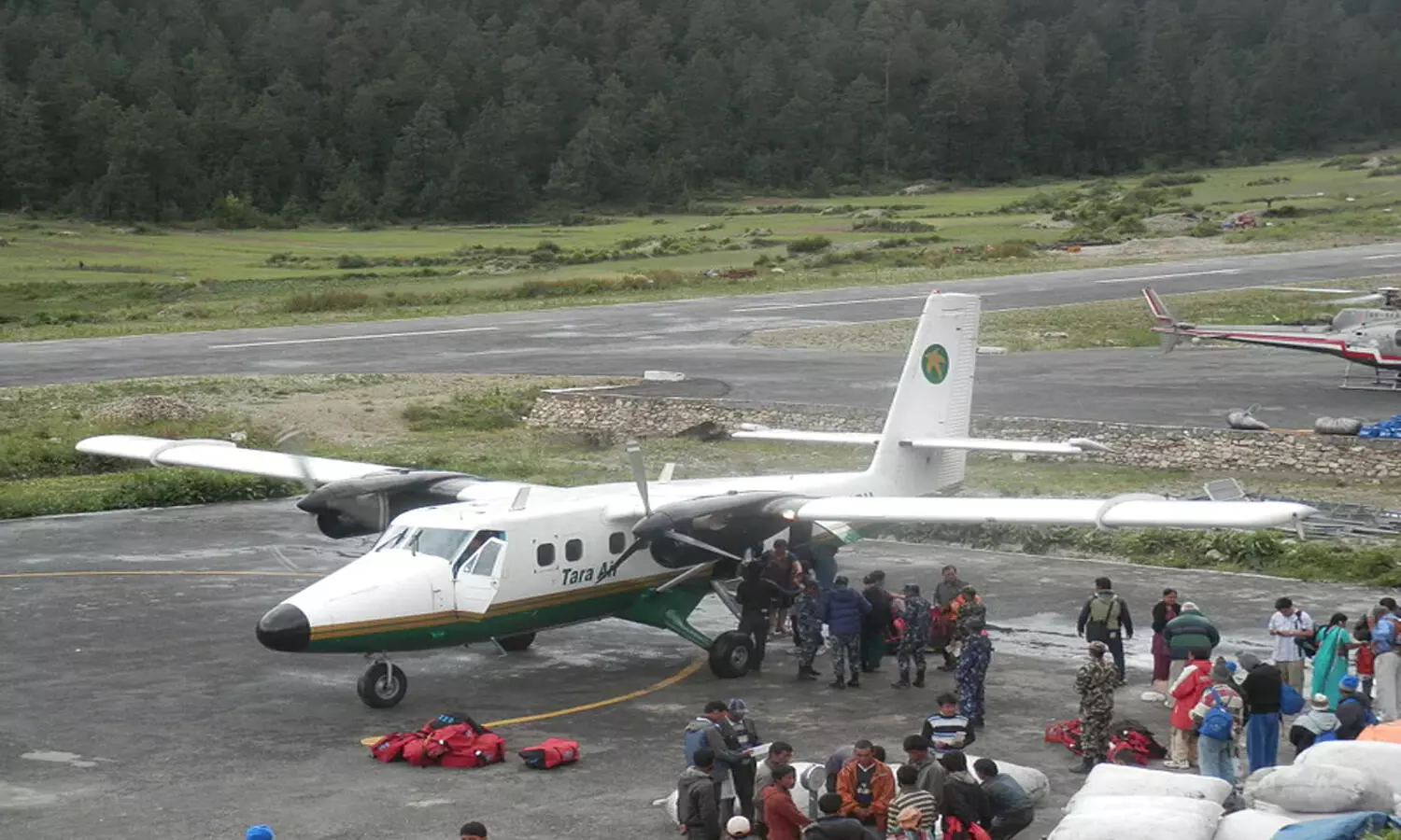 విమానం మిస్సింగ్.. భారతీయులు కూడా