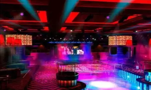 మళ్లీ మొదలైన క్యాబరే డ్యాన్సులు.. టకీలా పబ్ సీజ్