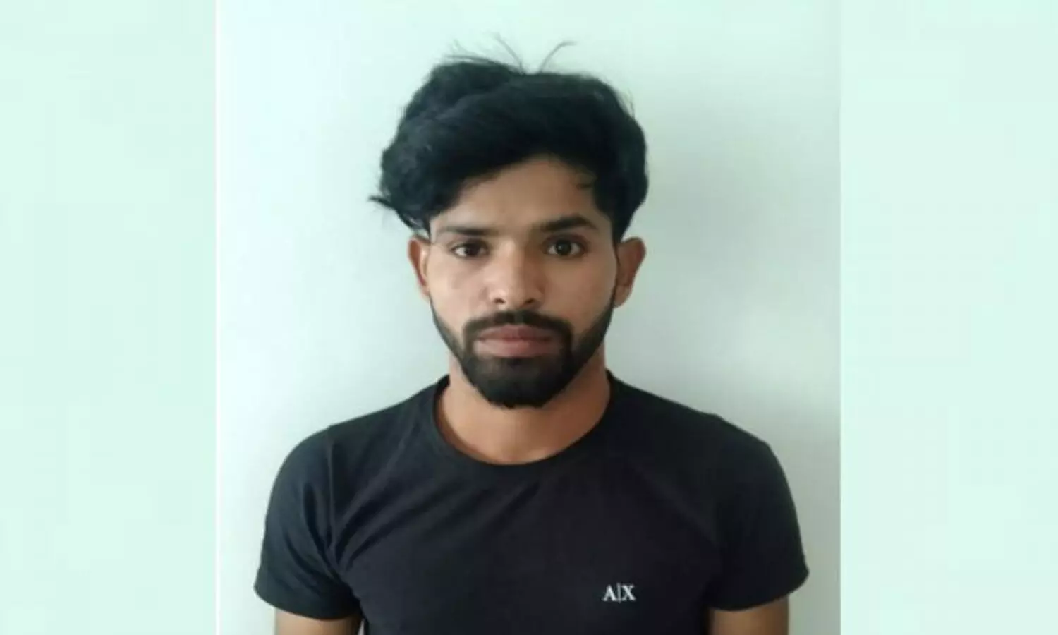 లోన్ రికవరీ ఏజెంట్ నిర్వాకం.. మహిళ ఫొటోను మార్ఫింగ్ చేసి.. లోన్ రికవరీ ఏజెంట్ నిర్వాకం.. మహిళ ఫొటోను మార్ఫింగ్ చేసి..