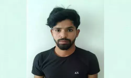 లోన్ రికవరీ ఏజెంట్ నిర్వాకం.. మహిళ ఫొటోను మార్ఫింగ్ చేసి..