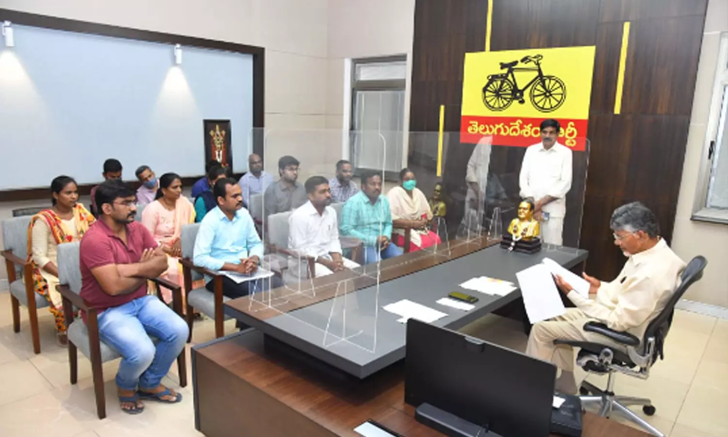 మమ్మల్ని అన్యాయంగా తొలగించారు... బాబుకు వినతి