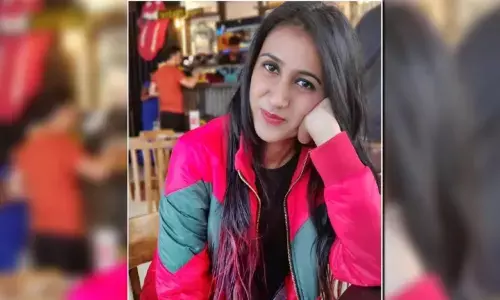 హైదరాబాద్ లో ఆత్మహత్య చేసుకున్న కశ్మీర్ యువతి