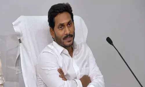 జగన్ డెసిషన్.... రాంగ్... ఫ్యూచర్ లో తేలుతుందా?