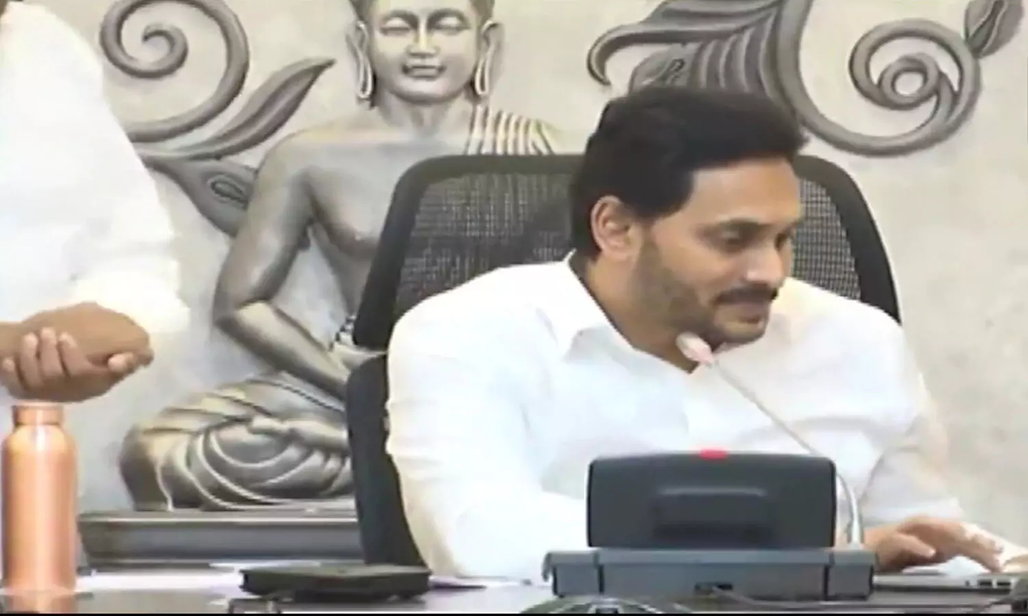 జగన్ యుద్దతంత్రం ఫలిస్తుందా?