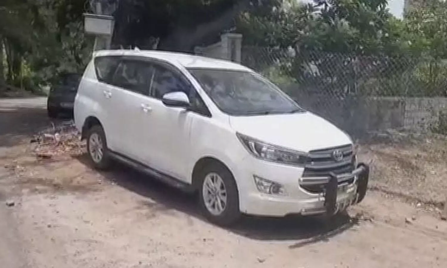 ఆ ఇన్నోవా... ఆయనదే.. నిర్ధారించిన పోలీసులు