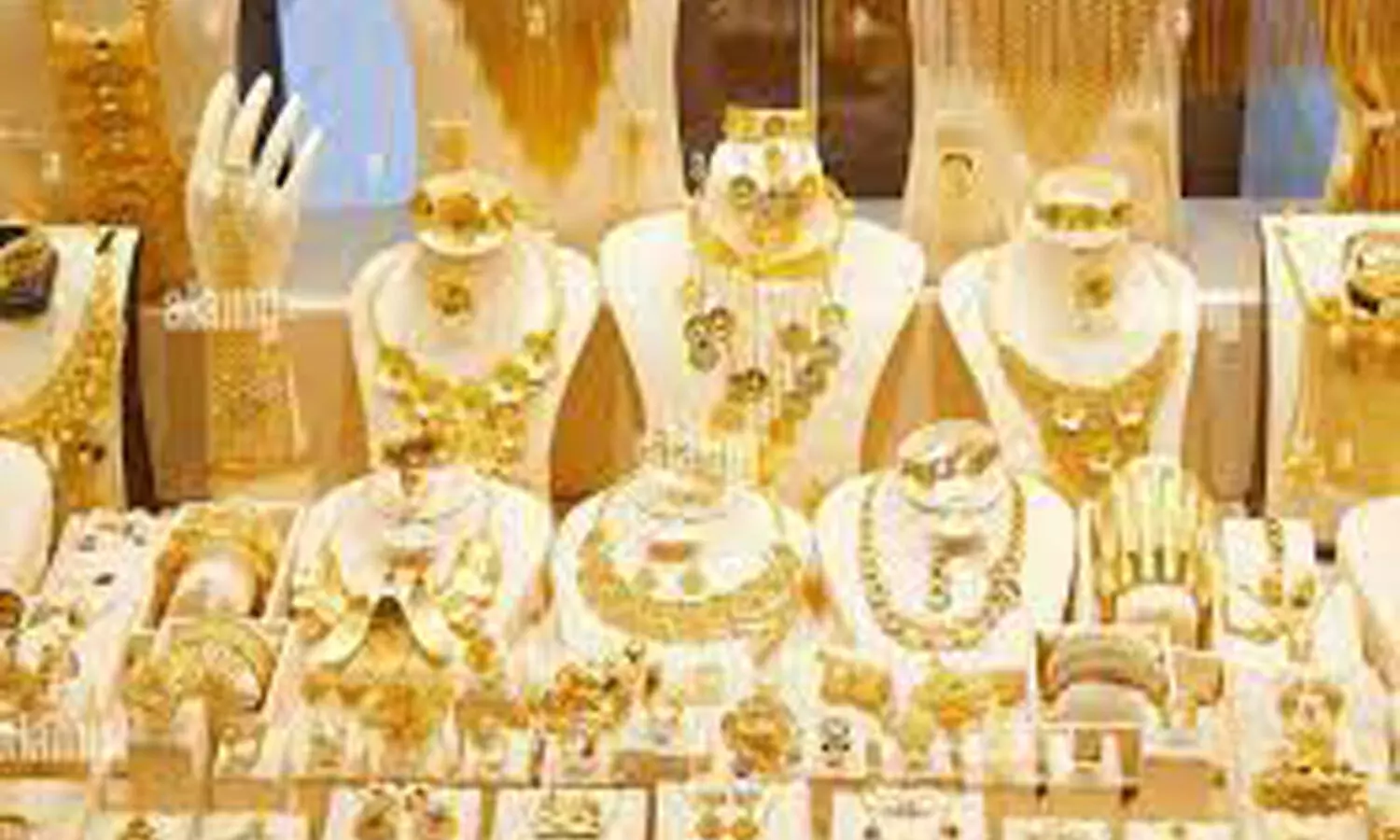 పసిడిప్రియులకు షాక్.. పెరిగిన ధర