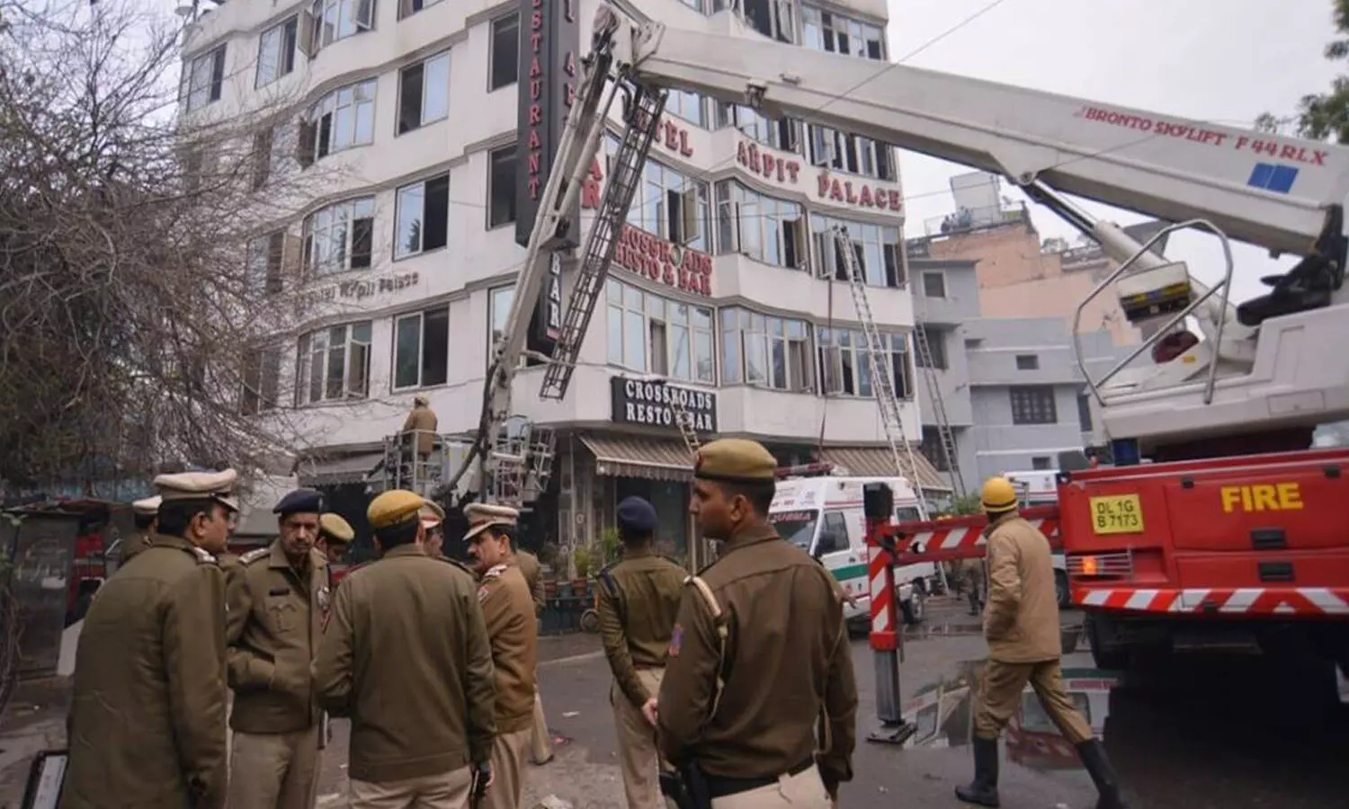 కరోల్ బాగ్ లో భారీ అగ్నిప్రమాదం కరోల్ బాగ్ లో భారీ అగ్నిప్రమాదం