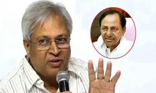 బ్రేకింగ్ : కేసీఆర్ తో ఉండవల్లి భేటీ