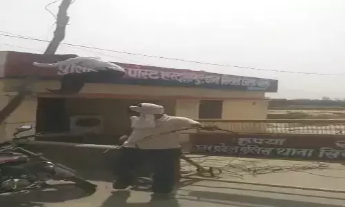 లైన్‌మెన్ కు 500 ఫైన్ వేసిన పోలీసులు.. అతడు ఏమి చేశాడంటే..!