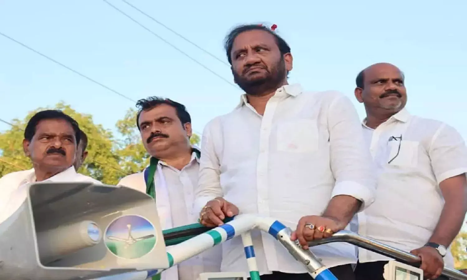 ప్రసన్న... చంద్రబాబును పొగిడారు...ఇలా