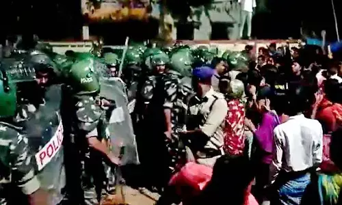 అర్థరాత్రి అరెస్ట్ లు.. పరిస్థితి ఉద్రిక్తం