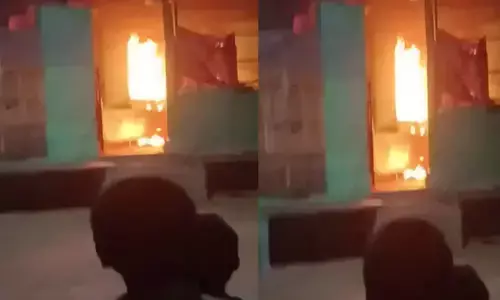 ఇంటికి నిప్పుపెట్టిన బంధువులు