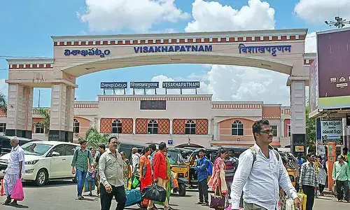 విశాఖ రైల్వేస్టేషన్ మూసివేత