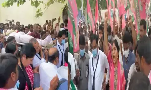 వరంగల్ రైల్వేస్టేషన్ పై దాడికి యత్నం... ఉద్రిక్తత