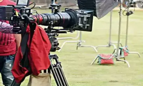 షూటింగ్ లు బంద్.. ఇళ్లల్లోనే హీరోలు