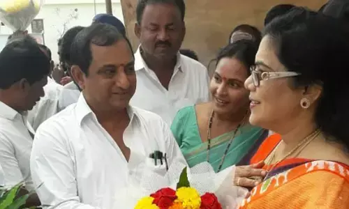 మాజీ మంత్రి కిల్లికి అవమానం