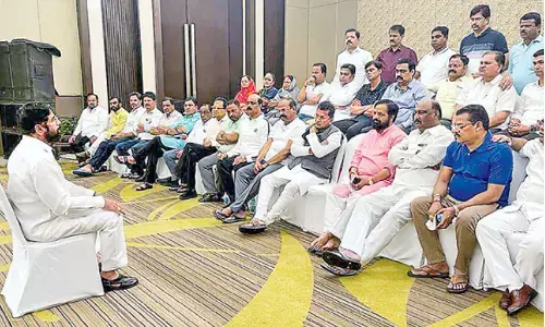 షిండే క్యాంప్ లో ఛేంజ్ కనిపిస్తుందా?