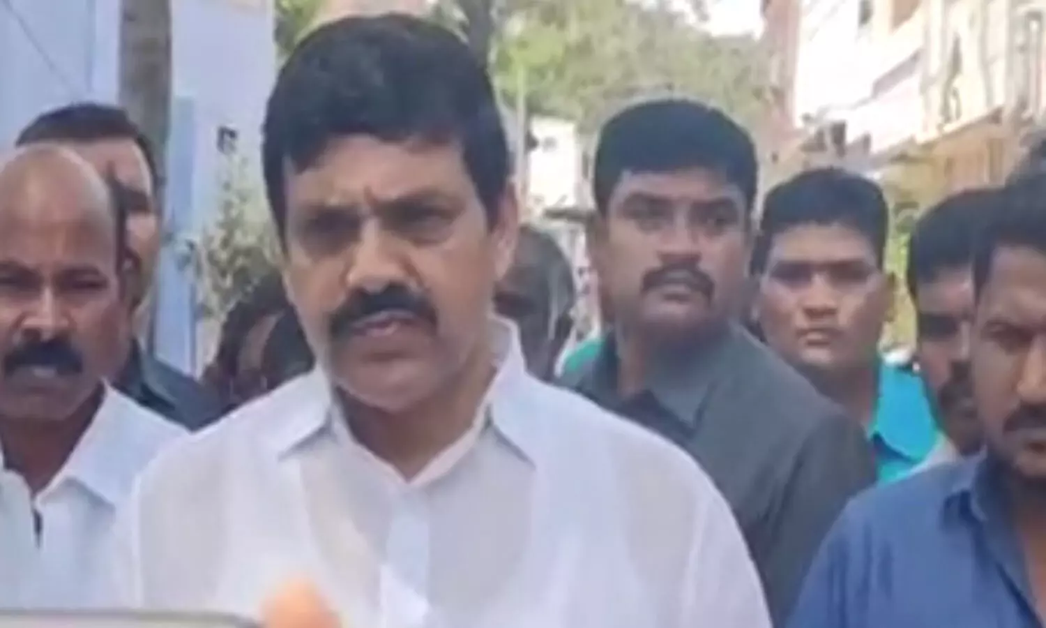 ధర్మవరంలో సూరి వర్గీయులపై దాడి