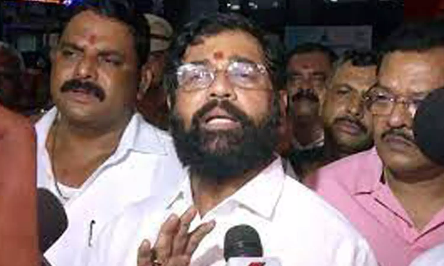 షిండే కీ కామెంట్స్.. ఎవరితోనూ టచ్ లో లేరు