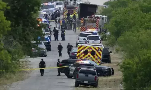 dead bodies, truck,  mexico