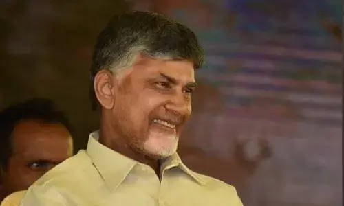 సపోర్ట్ ఎవరికి... మౌనం అందుకేనా?
