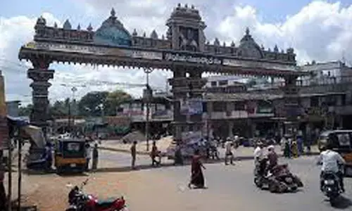 మునుగుతున్న లంక గ్రామాలు