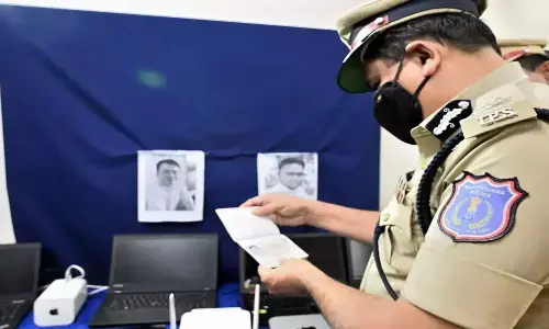 లోన్ యాప్స్ గురించి సంచలన విషయాలు బయటపెట్టిన హైదరాబాద్ పోలీసులు