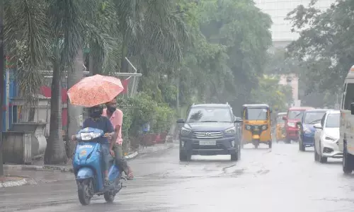 బలహీన పడినా.. మనకు భారీ వర్షాలే.!