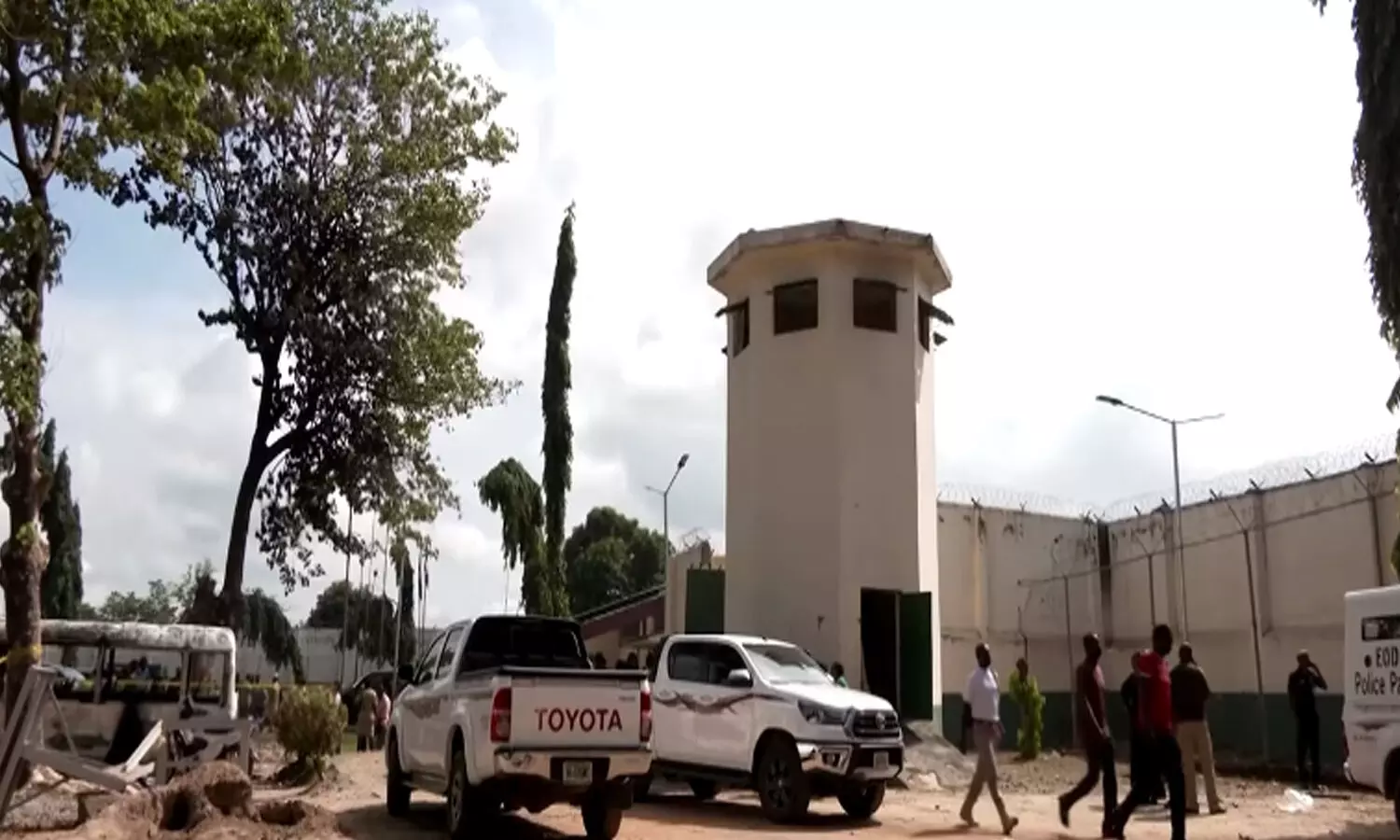 militants, attacked, kuji prison