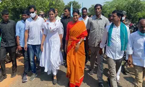 పాదయాత్రకు స్వల్ప విరామం