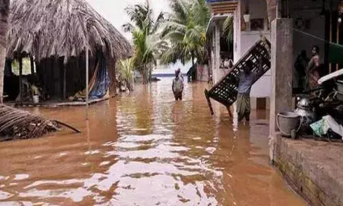 గోదావరి ఉగ్రరూపం...జలదిగ్భంధనంలో గ్రామాలు