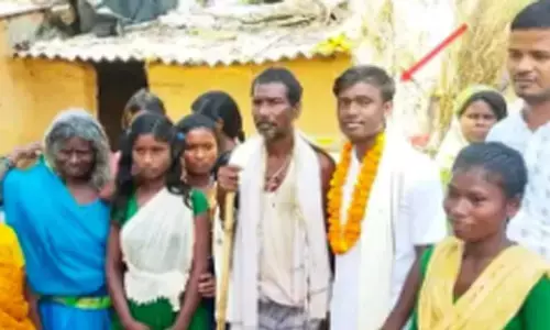 కూలీ కొడుక్కి 2.5 కోట్ల స్కాలర్‌షిప్