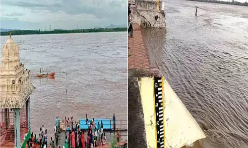 గోదావరి ఉధృతి.. రెండో ప్రమాద హెచ్చరిక జారీ