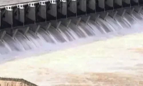 వరద నీటితో కృష్ణా నది