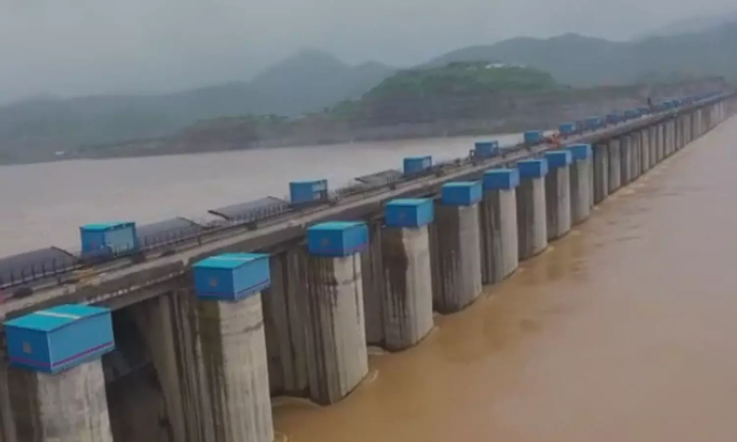 పోలవరంలో కేంద్రబృందం పర్యటన