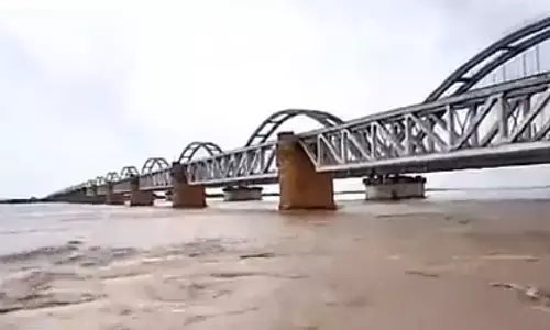 దడ పుట్టిస్తున్న ధవేళేశ్వరం