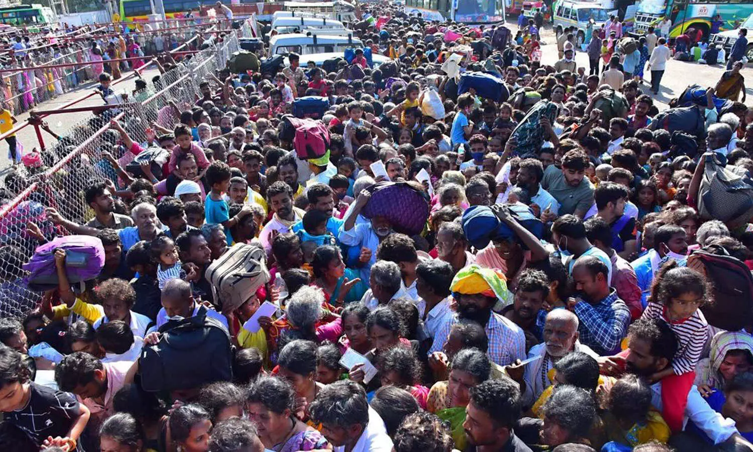 rush, devotees, tirumala rush, devotees, tirumala