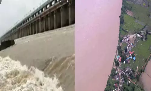 కాటన్ బ్యారేజీ వద్ద డేంజర్.. డేంజర్