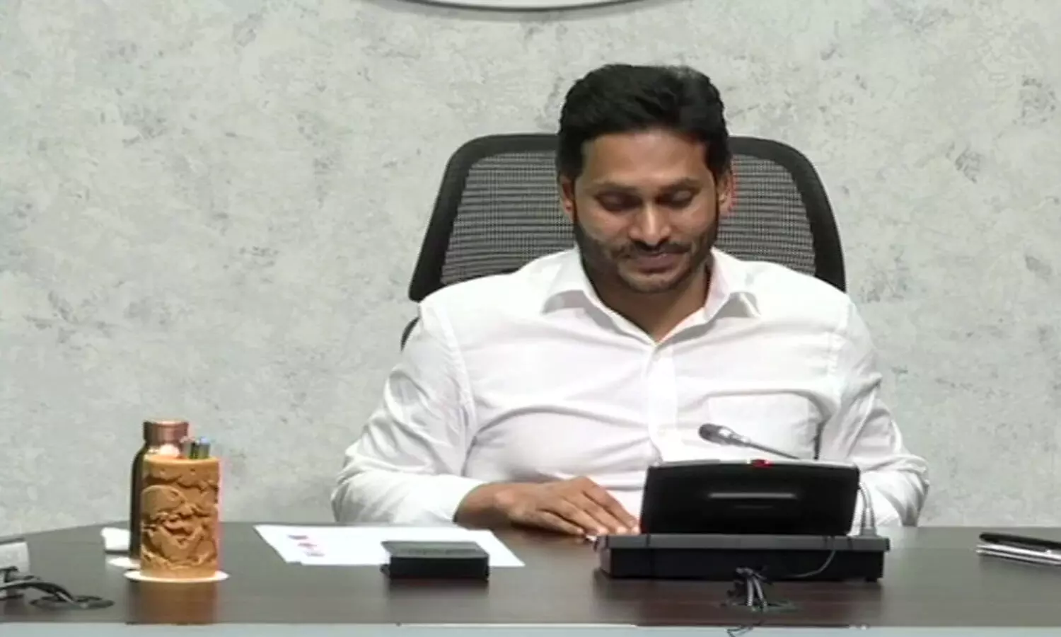 అంత స్ట్రాంగ్ గా లేరా?