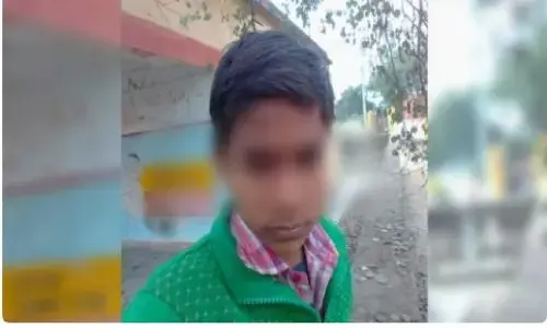 బెడ్‌పై పడుకుని రివాల్వర్‌తో సెల్ఫీలు.. అకస్మాత్తుగా ట్రిగ్గర్‌ ను నొక్కడంతో