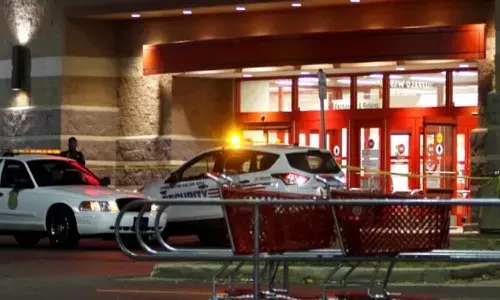 అమెరికాలో కాల్పులు.. నలుగురి మృతి