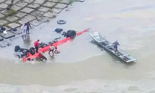 బ్రేకింగ్ : ఘోర రోడ్డు ప్రమాదం... 12 మంది మృతి