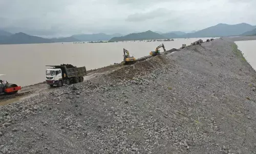 48 గంటల్లోనే కాఫర్ డ్యాం ఎత్తు పెంపు