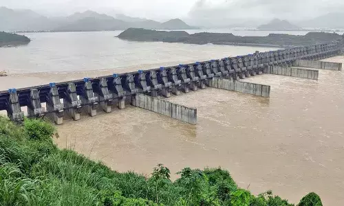 మళ్లీ మొదలయిన పోలవరం వార్