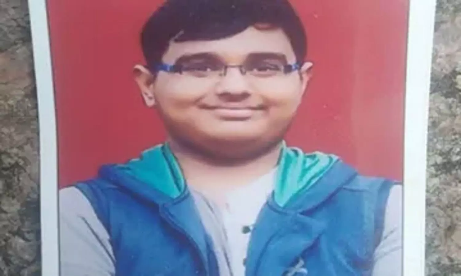 యూట్యూబ్ లో వ్యూస్ రాలేదని.. ఊహించని నిర్ణయం తీసుకున్నాడు