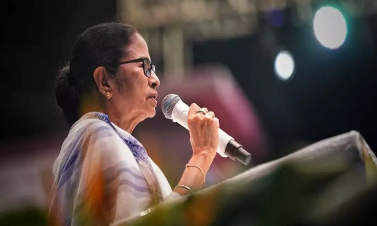 మమతకు షాకిచ్చిన ఈడీ