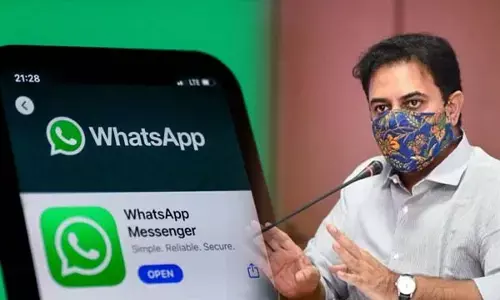 కేటీఆర్ కు వాట్సాప్ చిక్కులు.. ఎంతకూ ఓపెన్ అవ్వడం లేదట..!