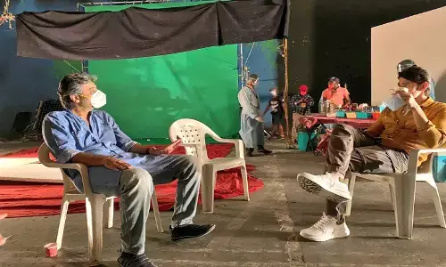 రెమ్యునరేషన్ తగ్గించుకుంటాం.. అగ్రహీరోలు