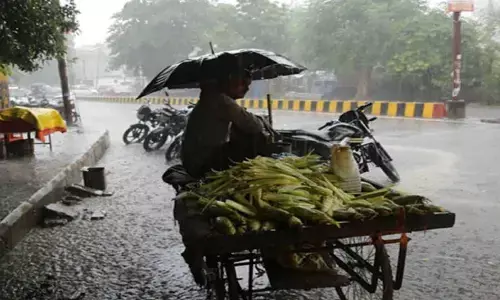హైదరాబాద్ కు అలర్ట్.. మరో మూడు రోజులు వర్షాలే