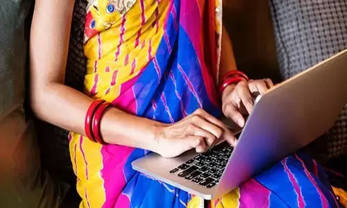 ఆ వితంతు మహిళకు మ్యాట్రిమోనీ వెబ్సైటులో నరేష్ ఆండ్రూస్ తో పరిచయం